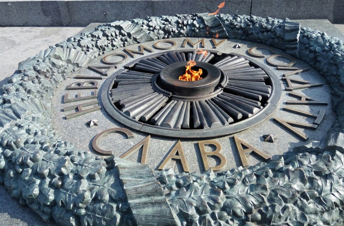 Открыто уголовное производство по факту вандализма у киевского Вечного огня