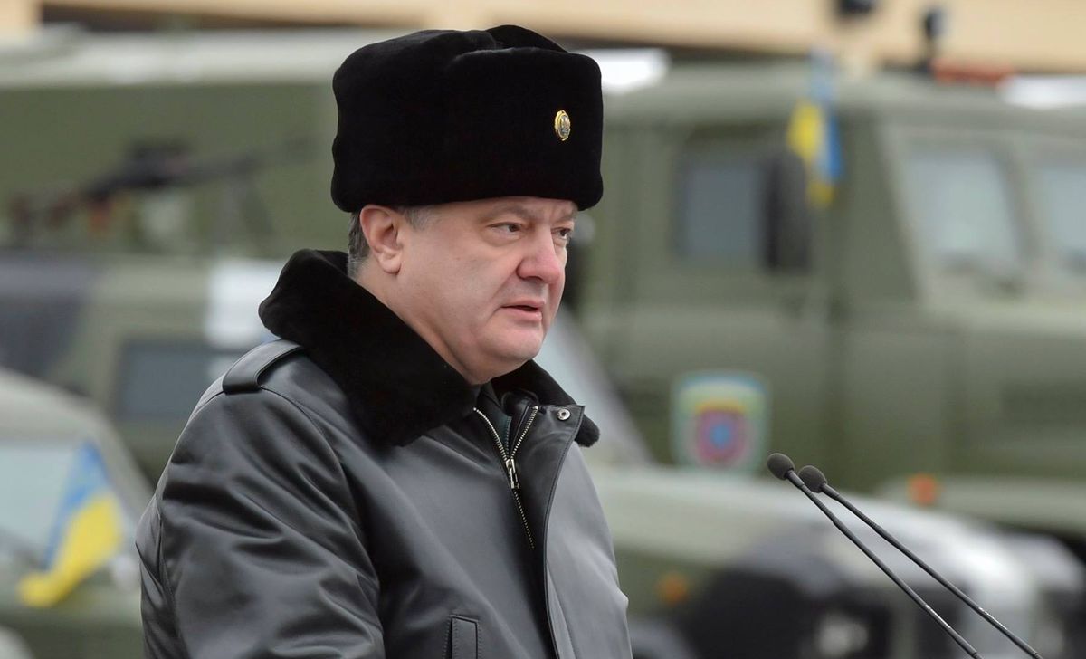 Порошенко: принял решительные шаги по усилению группировки ВСУ на Донбассе