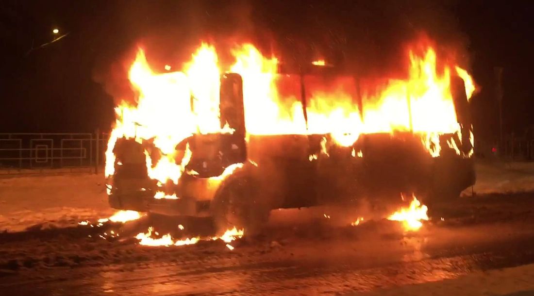 В Казахстане загорелся автобус: более 50 погибших