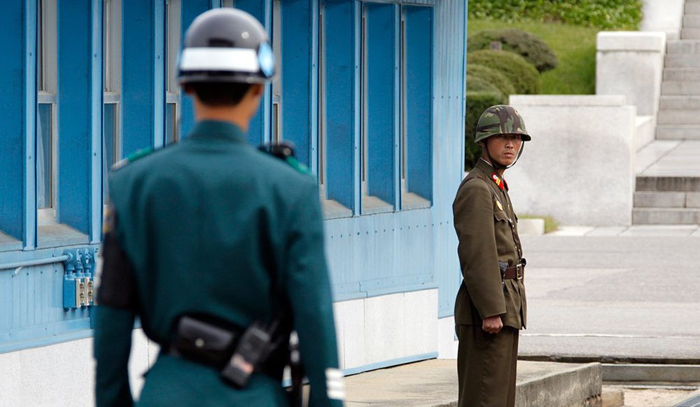 КНДР и Южная Корея начали первые за три года переговоры