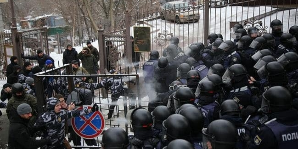 В полиции пообещали задерживать агрессивных «патриотов» и «защитников»