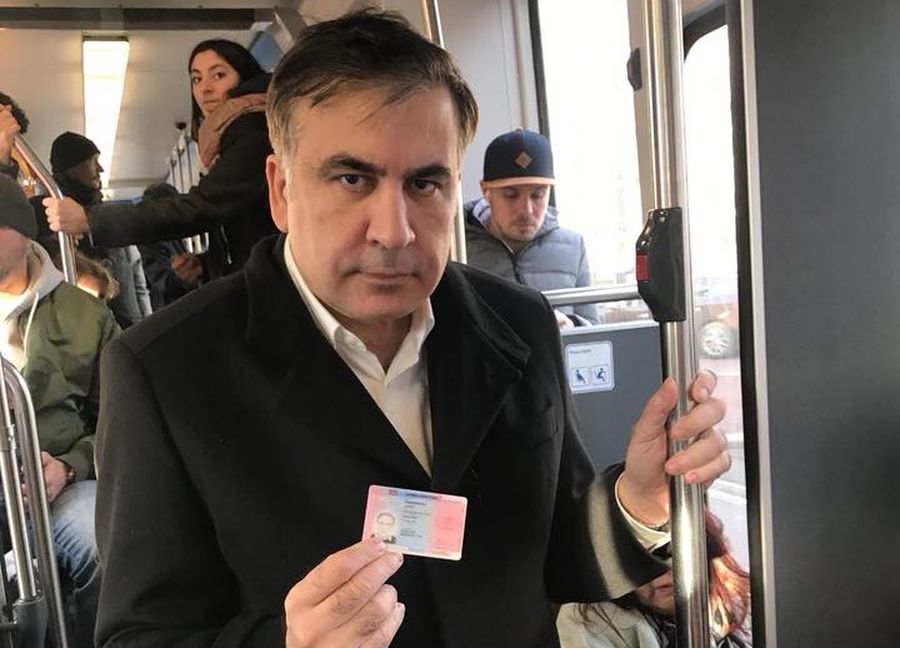 Саакашвили получил документ, дающий право работать в ЕС