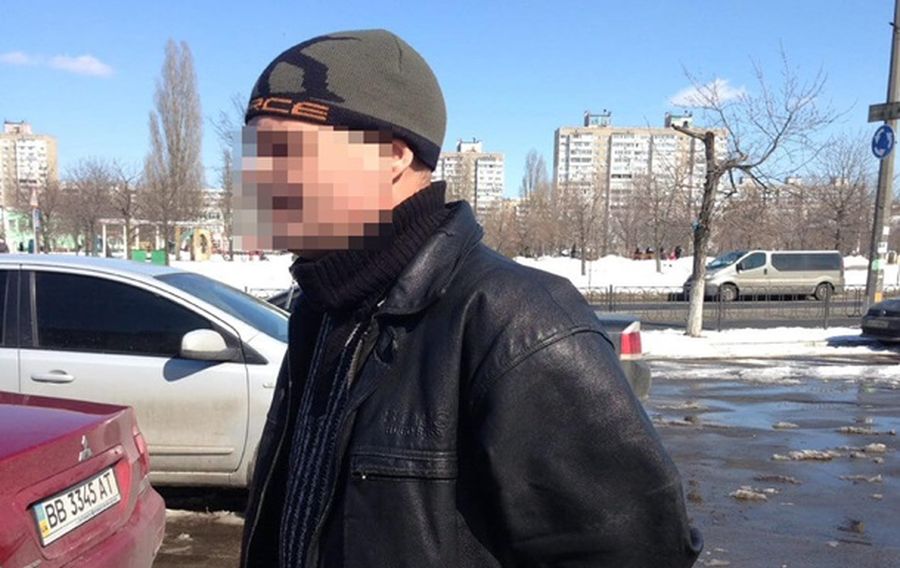 Мужчина «заминировал» Раду в поддержку Савченко