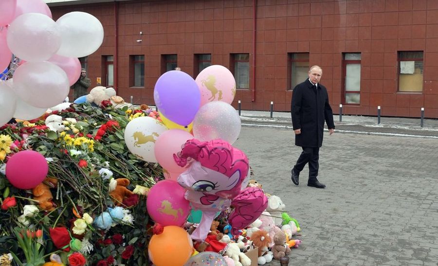Путин призвал не сомневаться в официальных данных по числу погибших в Кемерово