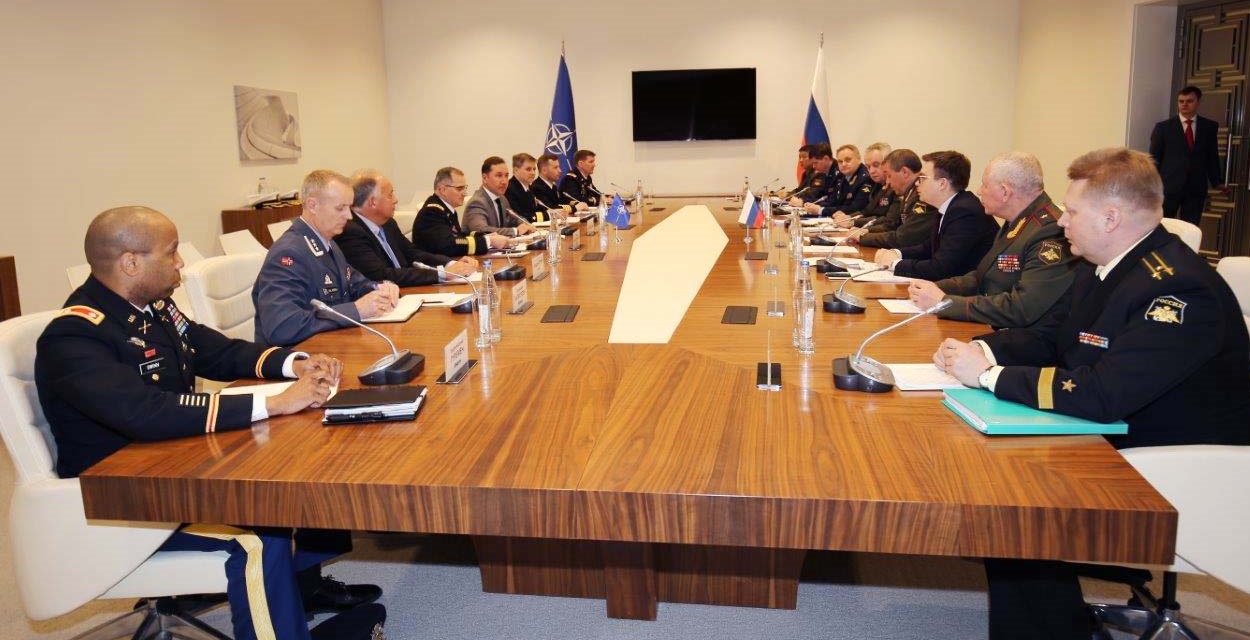 Глава Генштаба ВС России встретился с главкомом НАТО