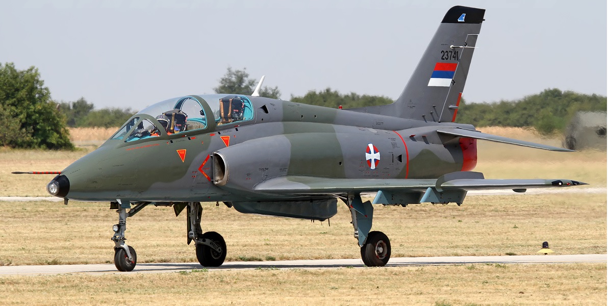 В Сербии разбился военный самолет