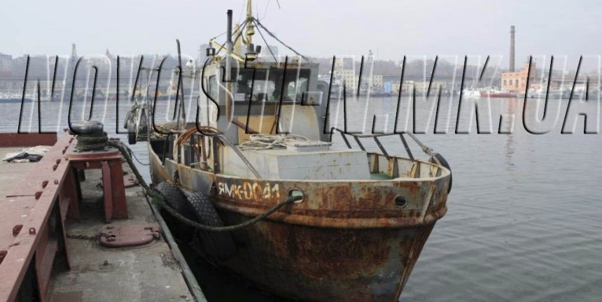 ФСБ: У берегов Крыма задержано украинское рыболовецкое судно