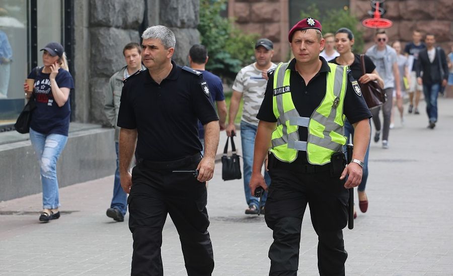 ЛЧ: в Киеве выйдут на дежурство 10 тысяч правоохранителей