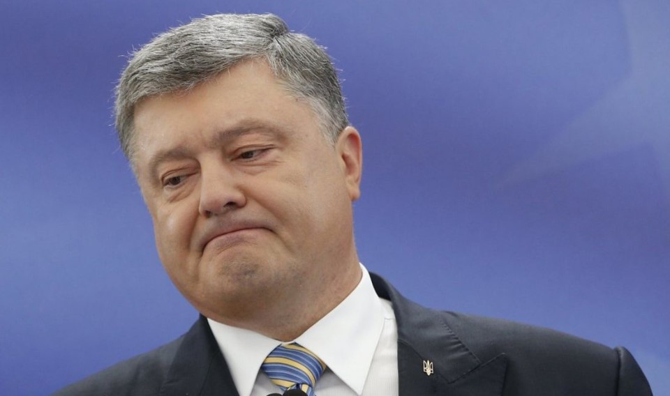 Названа зарплата Порошенко за апрель