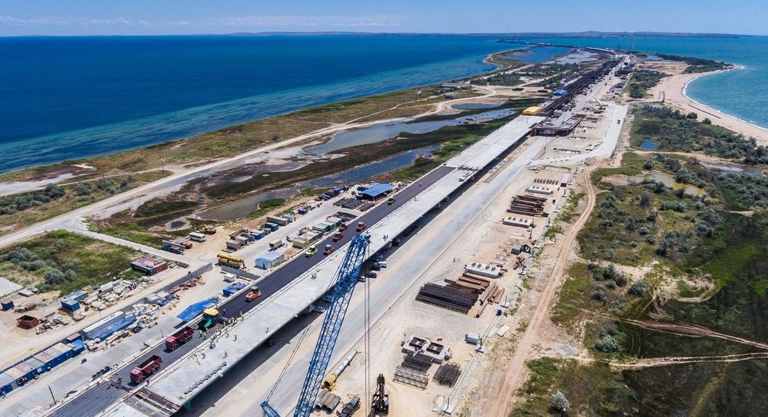 Прокуратура: Крымский мост нанес непоправимый вред Тузле