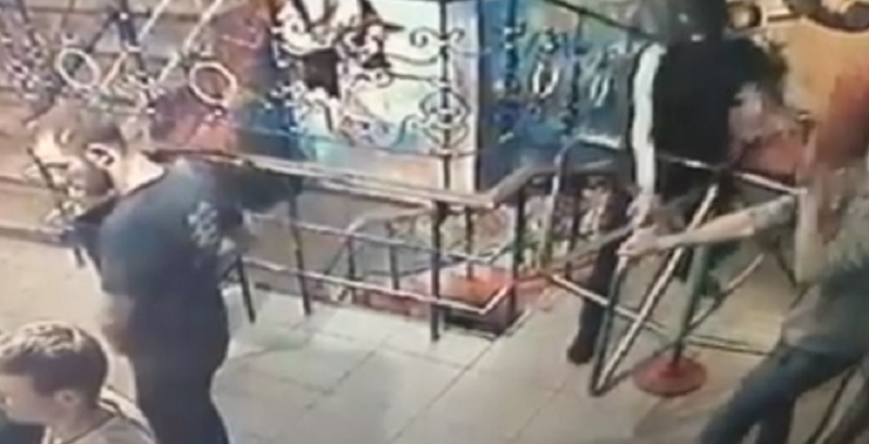 Опубликовано видео взрыва гранаты в сумском ночном клубе