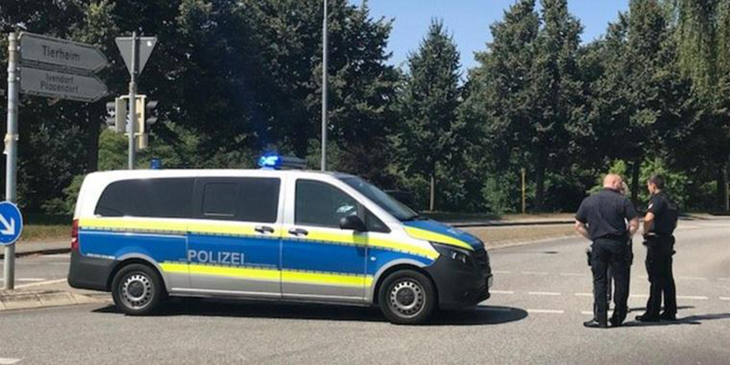 В Германии мужчина напал на пассажиров автобуса, 14 пострадавших