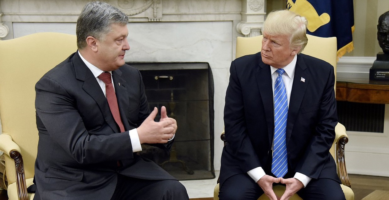 Пристайко: На саммите НАТО Порошенко будет сидеть рядом с Трампом