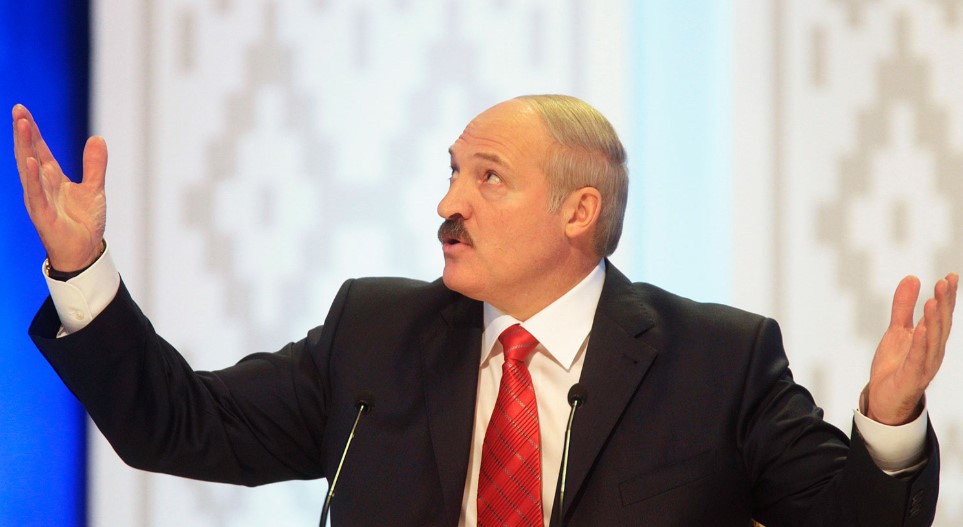 Лукашенко: Беларусь не будет выбирать между Западом и Востоком