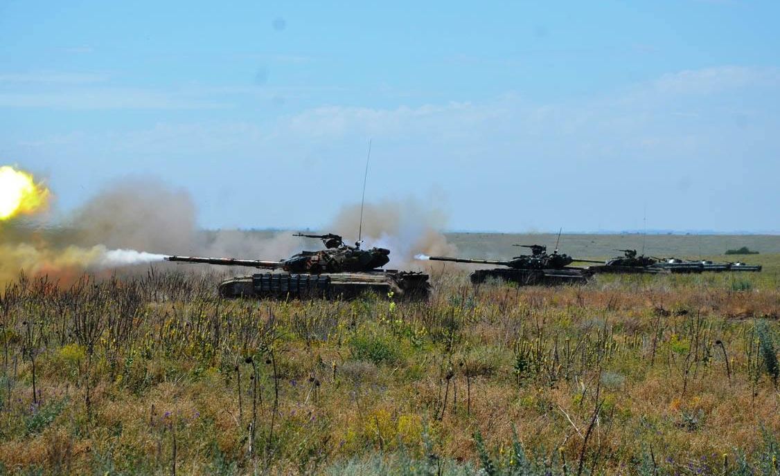 Видео: ВСУ провели танковые учения у Азовского моря