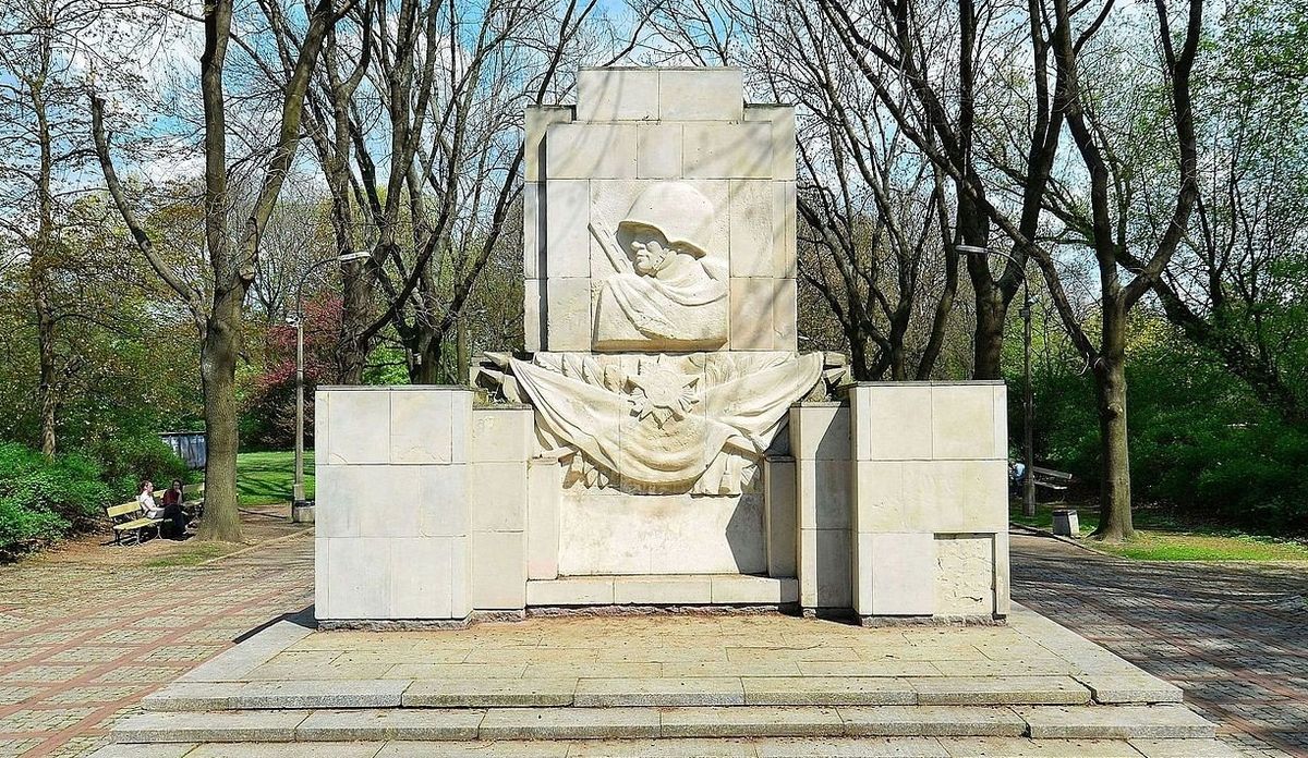 В Варшаве демонтируют памятник Благодарности солдатам Советской Армии