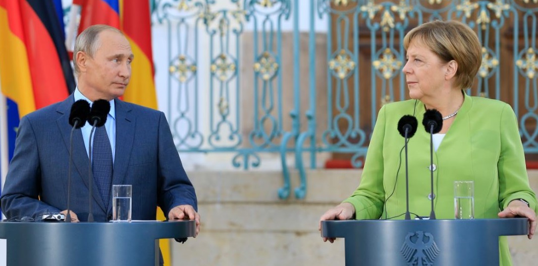 В Германии сообщили, о чем говорили Путин и Меркель