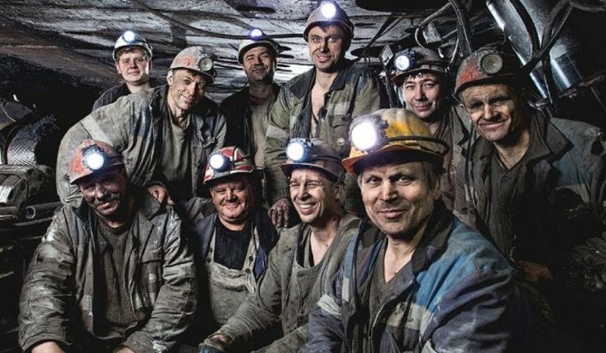 Порошенко подписал закон о погашении долгов по зарплатам шахтерам