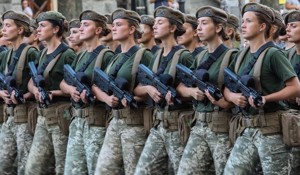 Геращенко сообщила, сколько женщин в рядах ВСУ