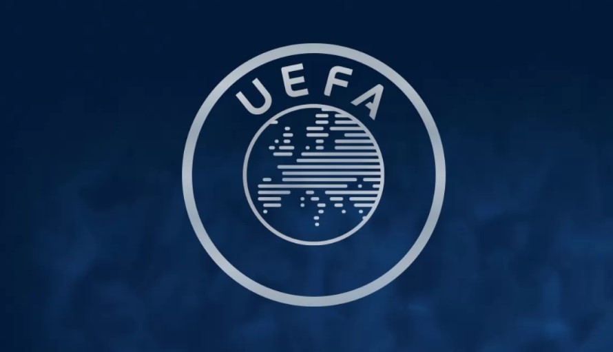 УЕФА наказал ФФУ за поведение болельщиков