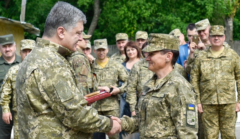 Порошенко продлил сроки осеннего призыва