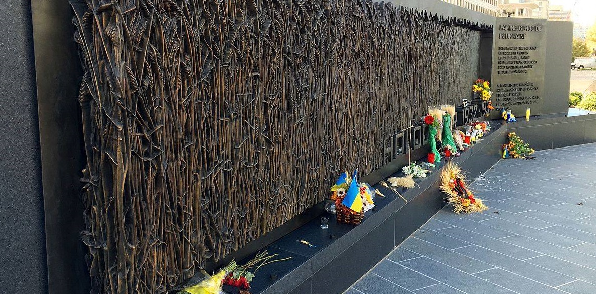 Сенат США признал Голодомор геноцидом, у Порошенко объявили о важной победе