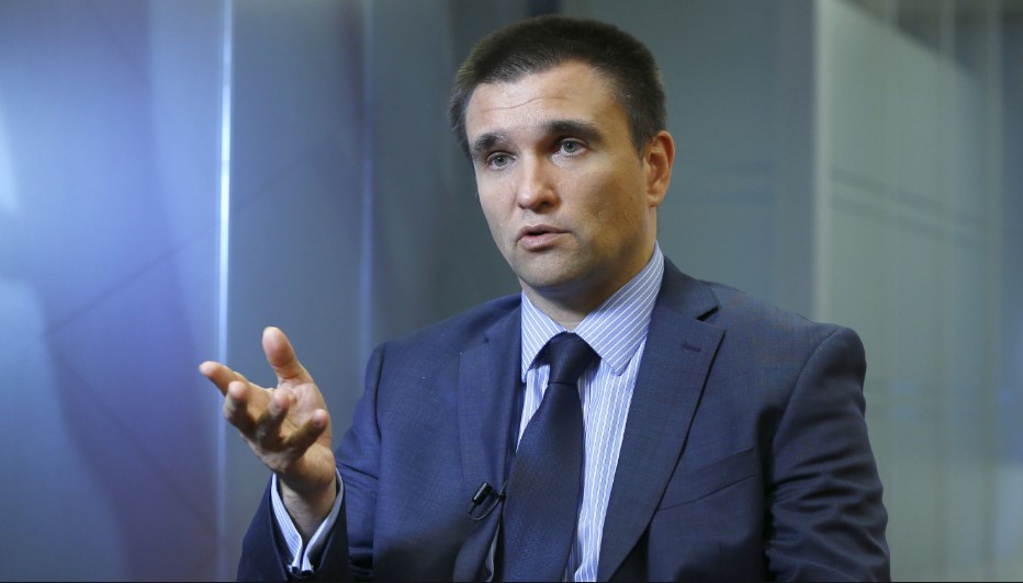 Климкин предлагает ввести для россиян биометрические визы