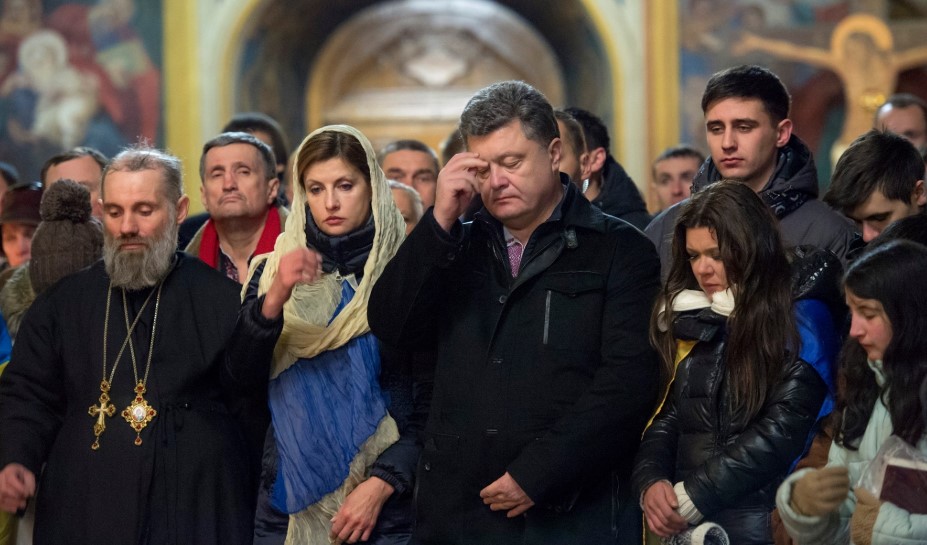 Порошенко призвал выйти на Софийскую площадь с молитвой за автокефалию