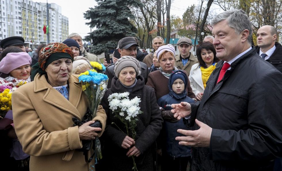 Порошенко сообщил, что в Беларуси появится украинский телеканал