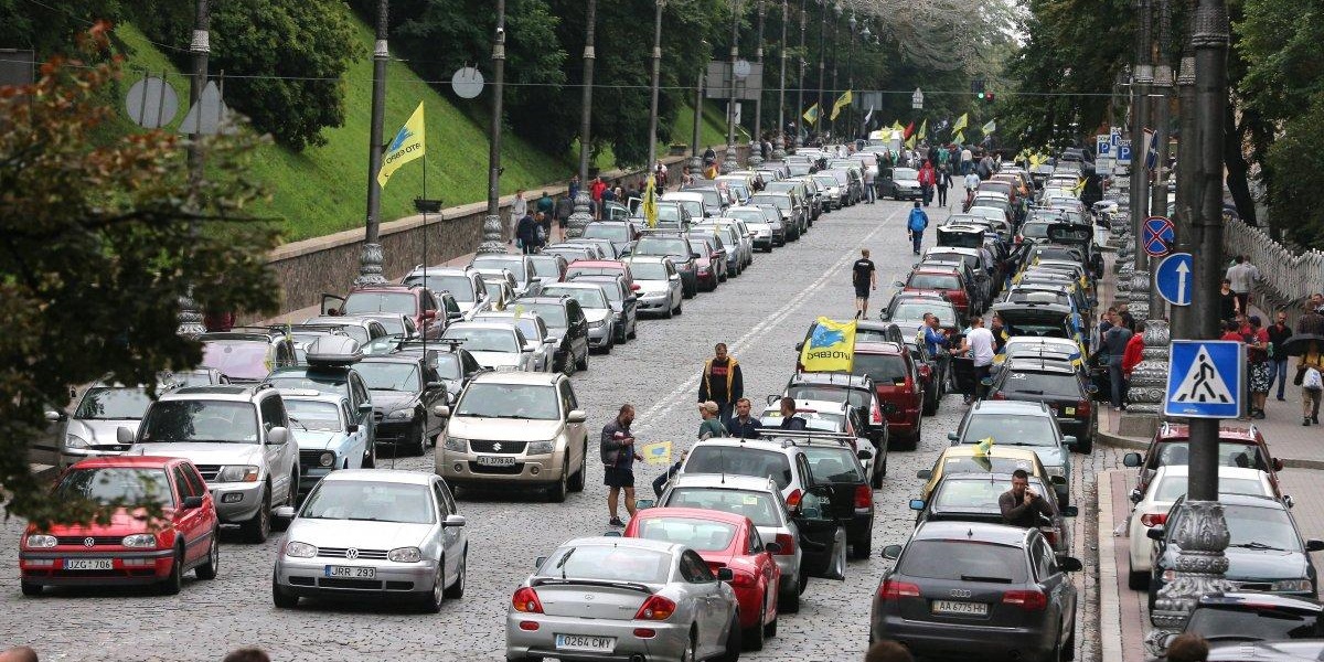 «Евробляхеры» приостановили протест