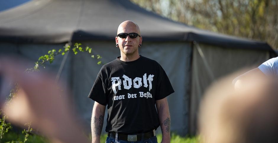 В Германии полиция остановила рок-концерт из-за нацистского приветствия