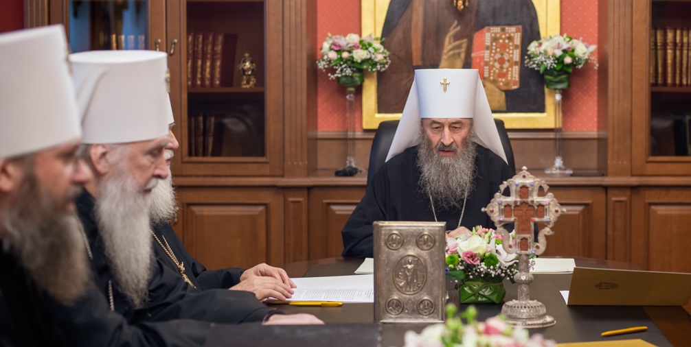 Синод УПЦ МП лишил сана двух митрополитов