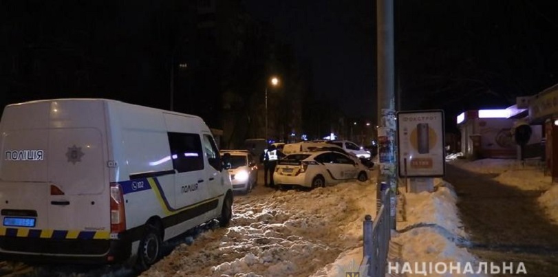 В Киеве мужчина зарезал двух женщин и выбросился из окна