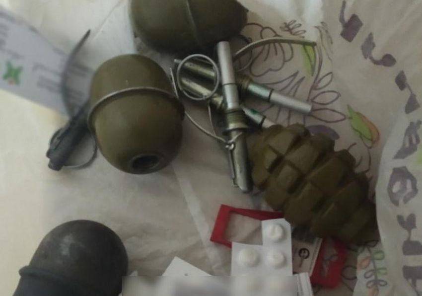 В Киеве пьяный предлагал продавцу купить гранаты
