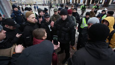 Объявлены подозрения четырем участникам штурма отдела полиции в Киеве