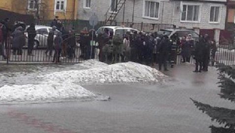 Стали известны подробности поножовщины в школе под Минском