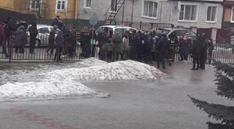 Стали известны подробности поножовщины в школе под Минском