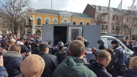 В Полтаве перед митингом Порошенко задержали около десяти человек