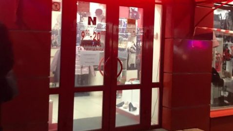 Группа с автоматами ограбила ювелирный магазин в Борисполе