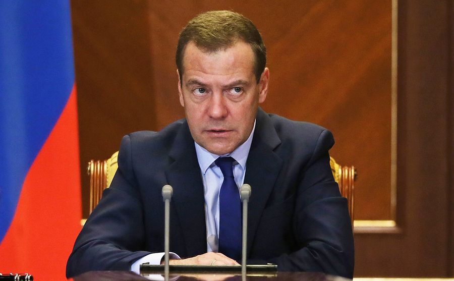 Медведев назвал условия сохранения транзита газа через Украину