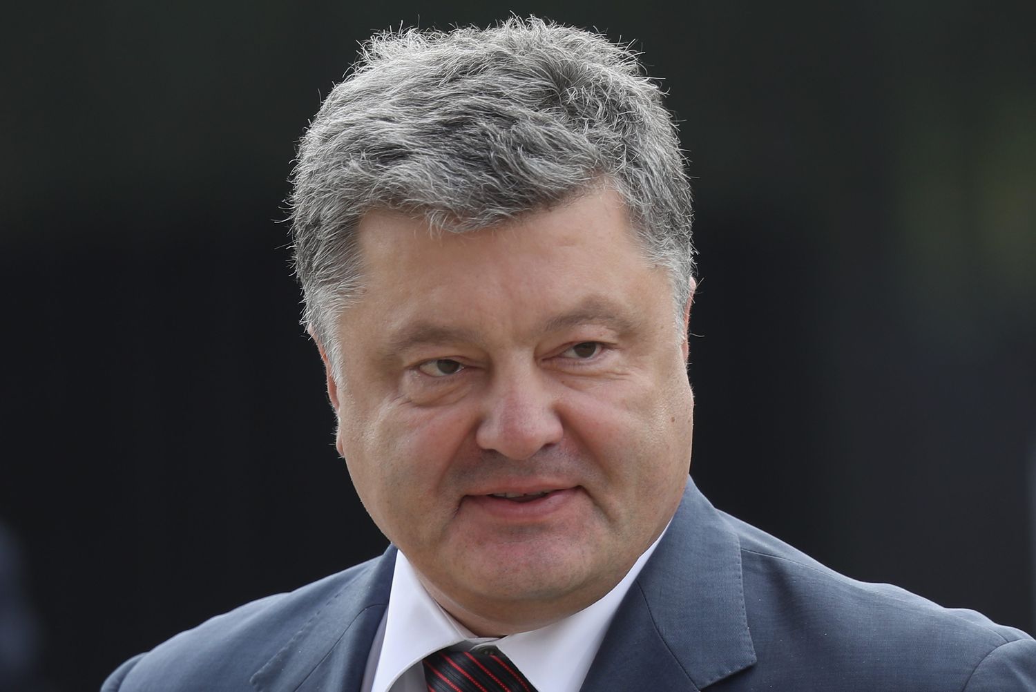 Порошенко: я уже 20 лет не беру зарплату