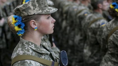 Полторак: более 7 тысяч женщин стали участниками боевых действий