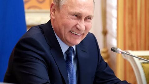Путин объяснил решение по гражданству России для жителей Донбасса