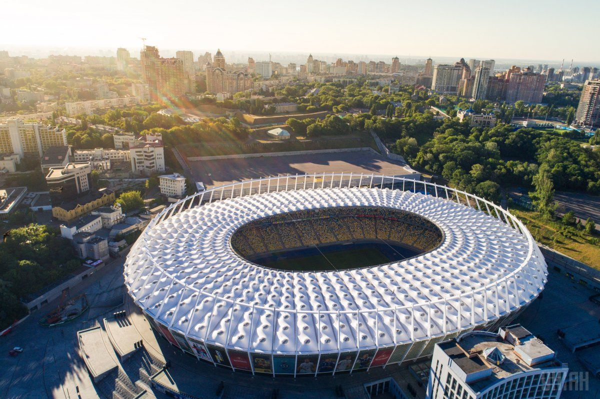 Порошенко и Зеленский подали в «Олимпийский» заявки на дебаты