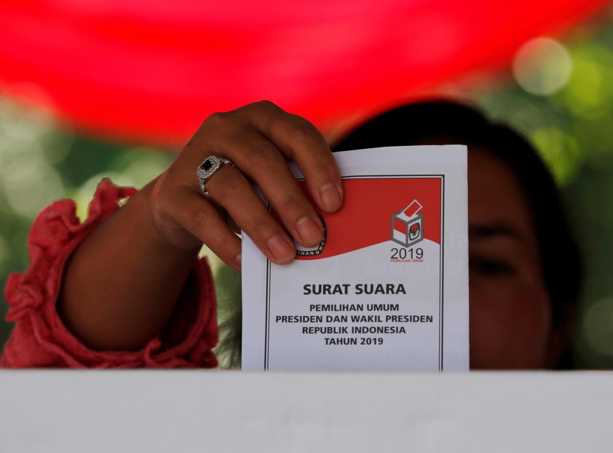 Более 270 человек умерли в Индонезии из-за выборов