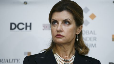 Жена Порошенко поздравила «украиноботов» и предостерегла от реванша
