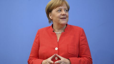 Меркель поговорила по телефону с Зеленским