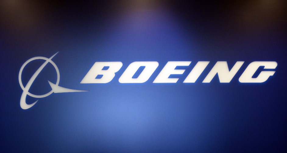 Турчинов надеется договориться о сотрудничестве с Boeing