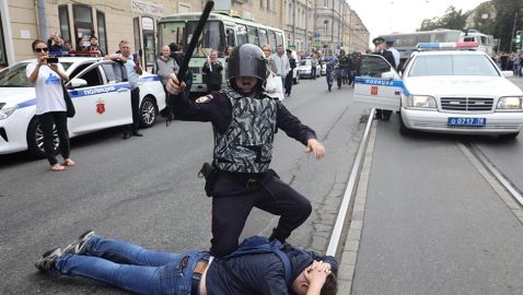 В РФ на первомайских демонстрациях задержали 124 человека