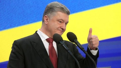 Экс-глава КСУ назвал свое увольнение переворотом по заказу Порошенко